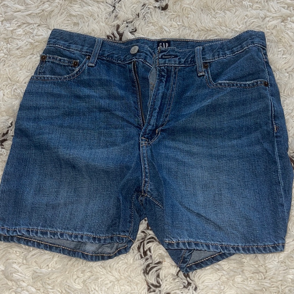 GAP shorts